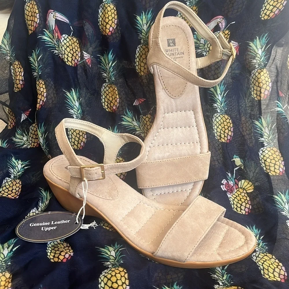 Brand New White Mountain Genuine Leather Neutral Wedge Heel Ankle Strap Sandals